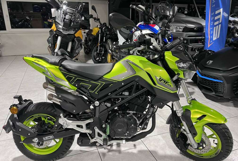 NAKED T