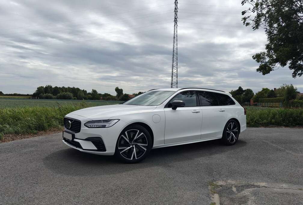 Volvo T6 Recharge AWD Plus Dark