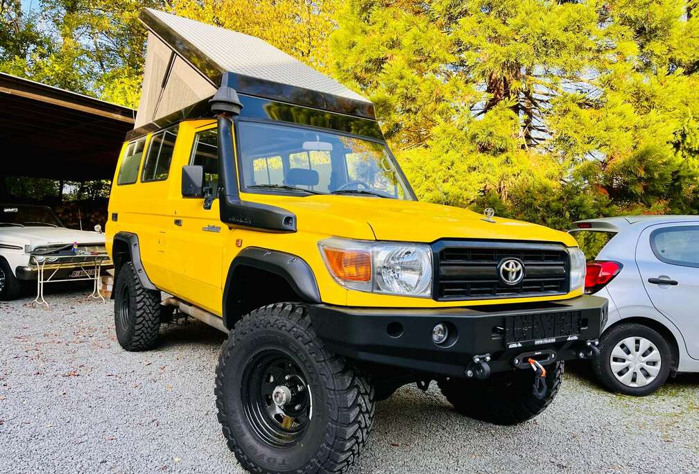 Toyota Land cruiser HZJ78 Troopy