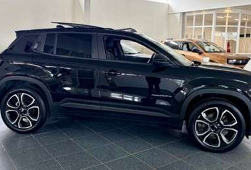 Jeep Avenger 1.2 Turbo MHEV Summit