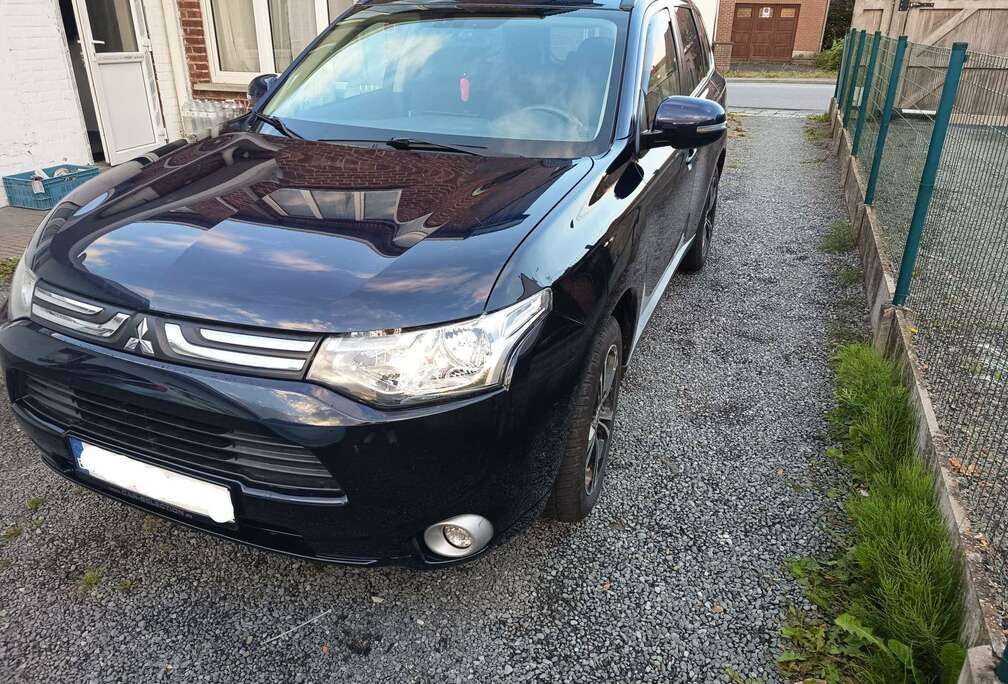 Mitsubishi Outlander 2.0i 2WD Intense