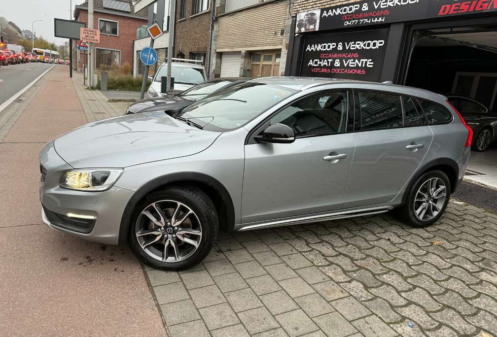 Volvo 2.0 D3 Summum Xenon Cruise Adap* Navi*Carnet Volvo