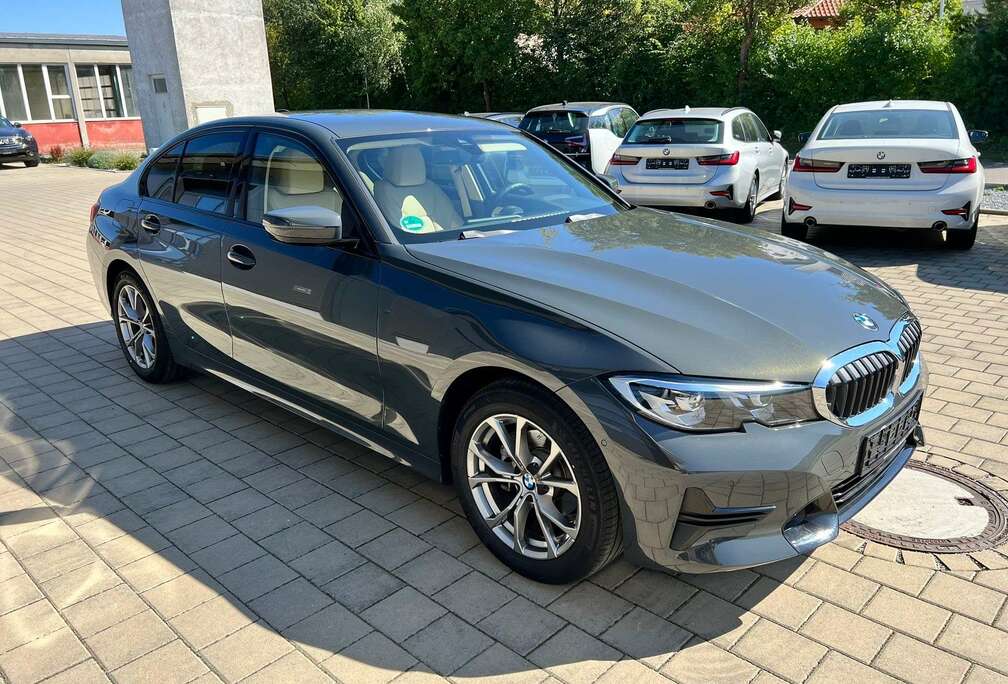 BMW 318i Aut. Sport Line