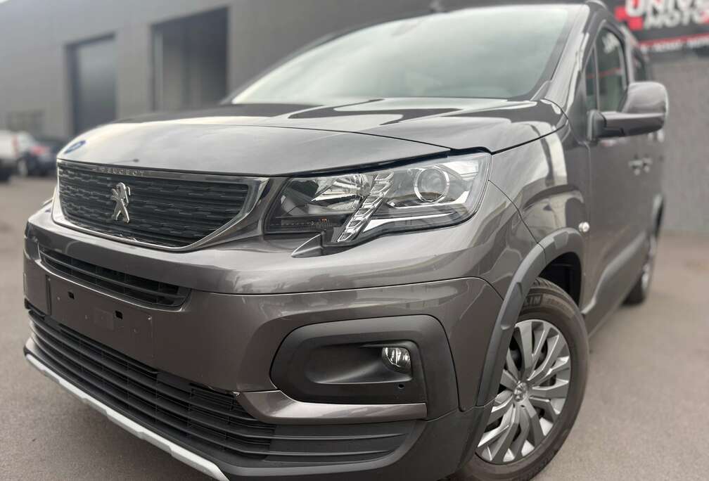 Peugeot 1.5 BlueHDi 100CH Allure -132 979 kms - 1er Main