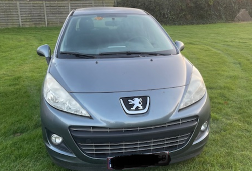 Peugeot 1.4 Benzine bj2011 Euro 5 - 66.000km Airco
