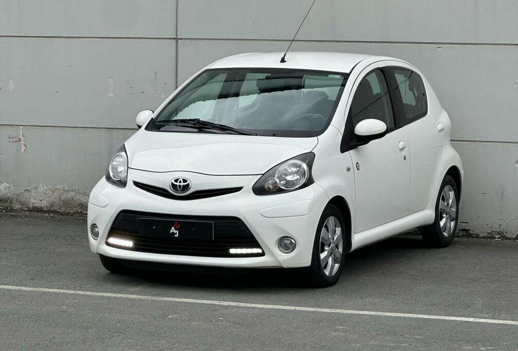 Toyota 1.0i Color Edition MMT