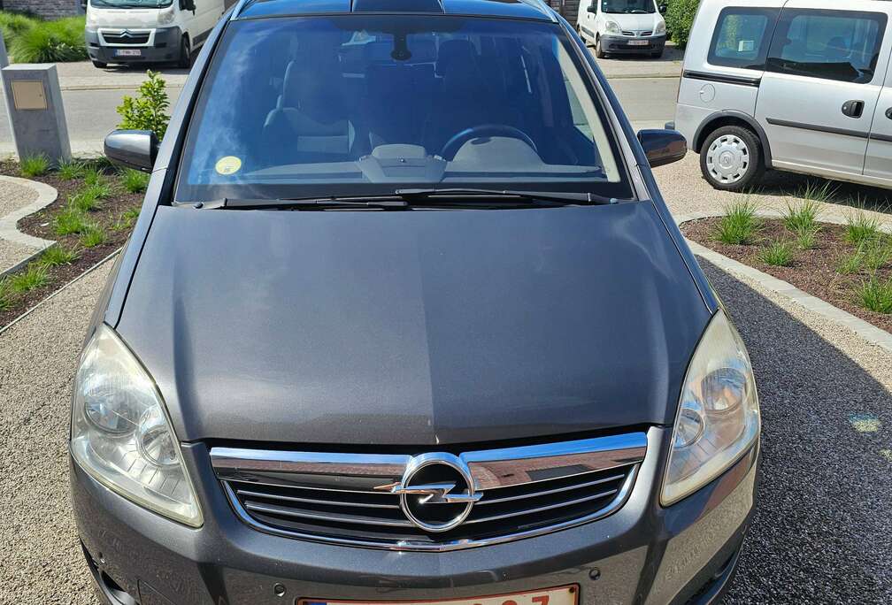 Opel Zafira 1.6i Cosmo