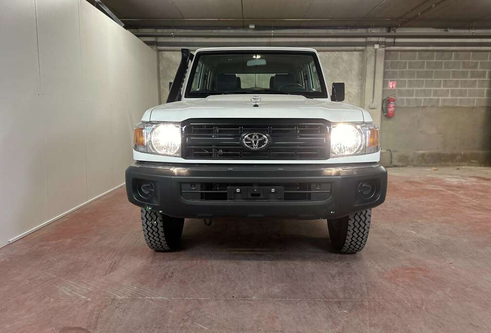 Toyota 4.2L HZJ79 BSC (Double Cab) For EXPORT out EU