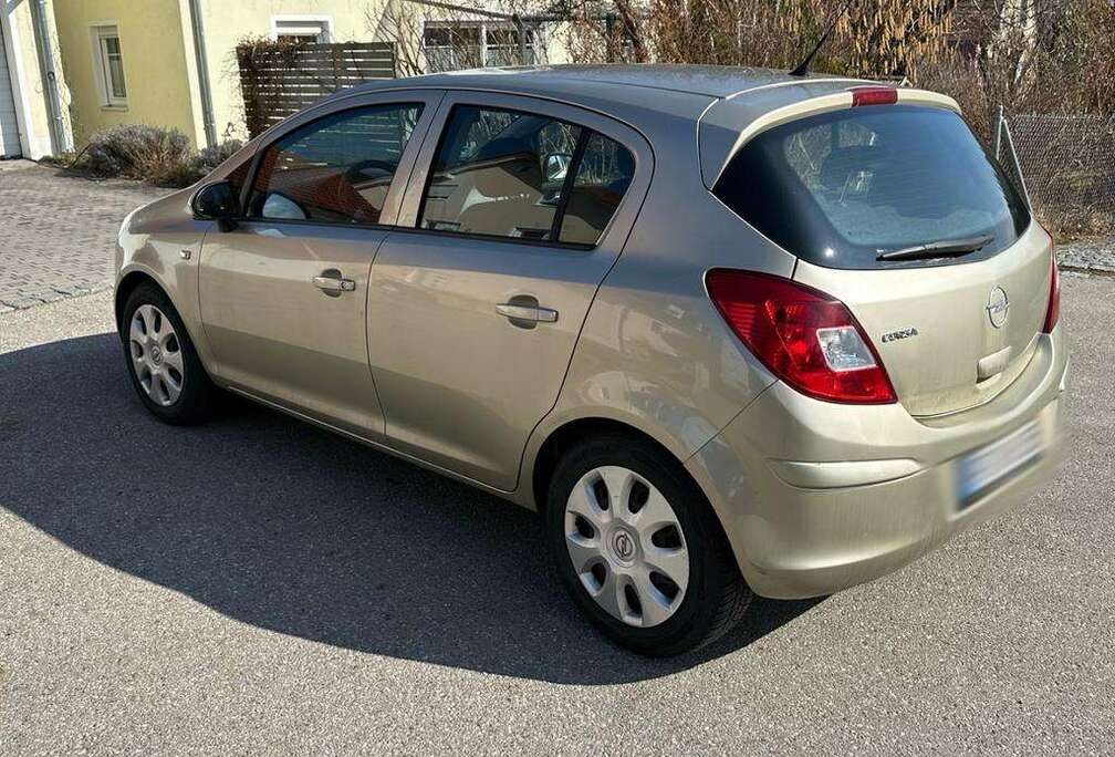 Opel Corsa 1.4i Cosmo