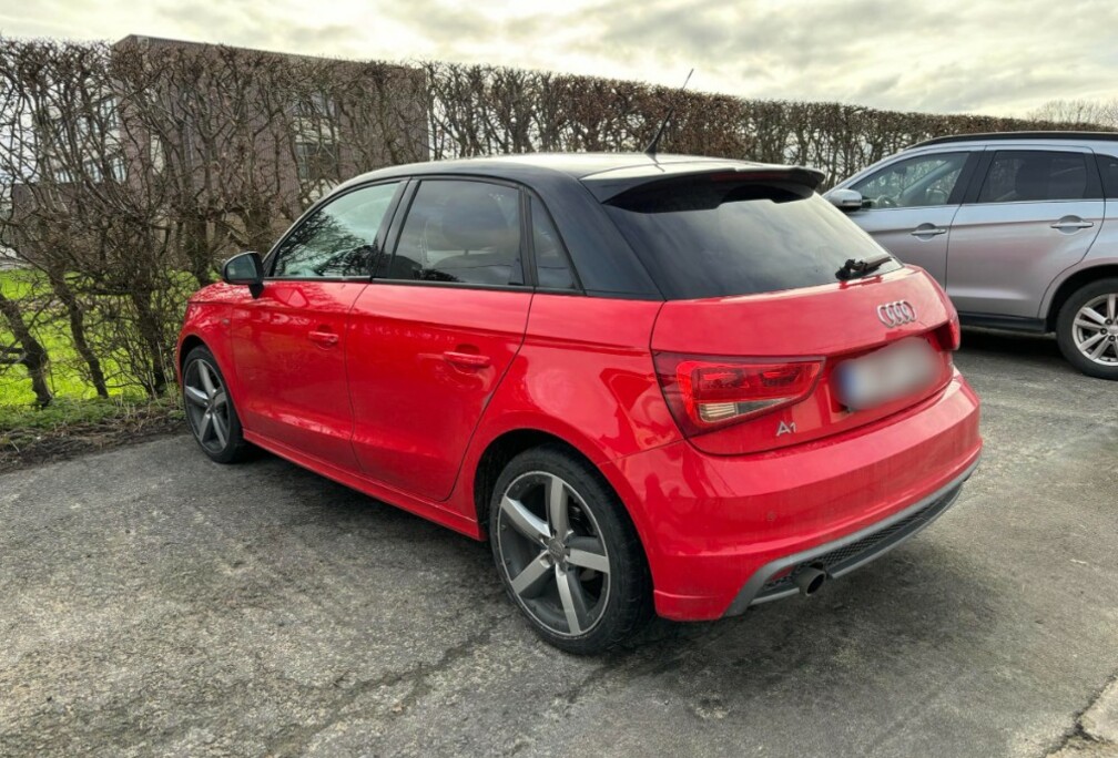 Audi A1  Sportback 1.6 TDI S line