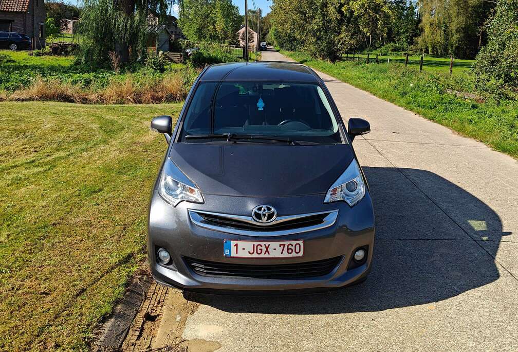 Toyota Verso S 1.33 VVT-i Start-Stop Multidrive S Club