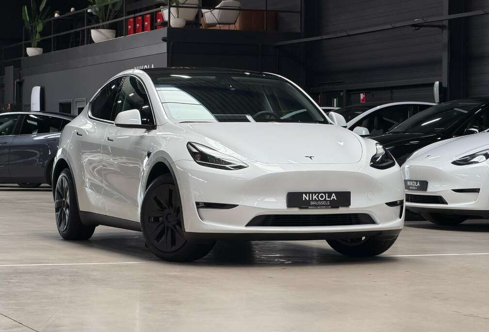 Tesla LONG RANGE - AWD - HIGHWAY AUTOPILOT