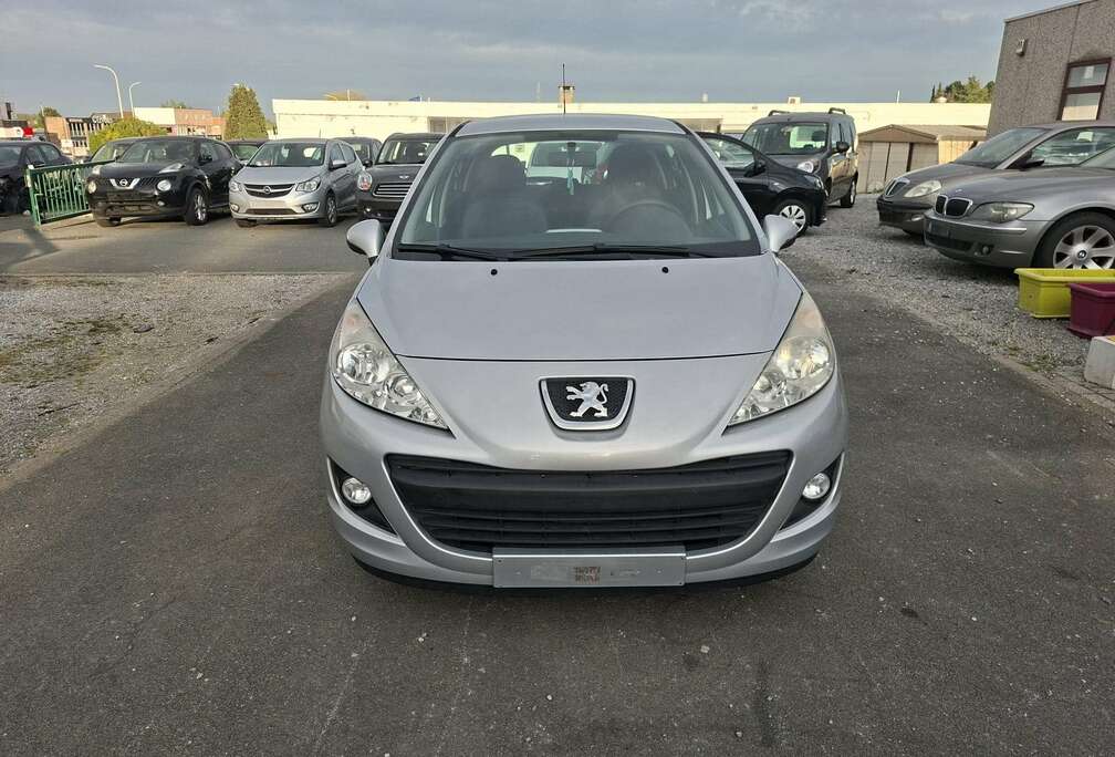 Peugeot 207  1.4i Access