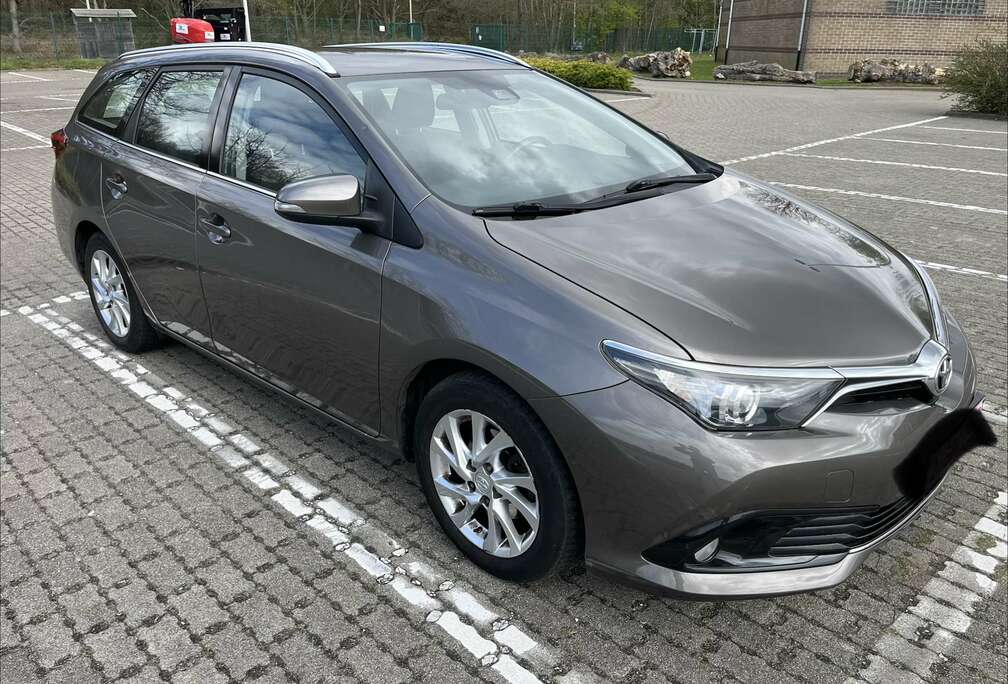 Toyota 1.6 D-4D Touring Sports Comfort