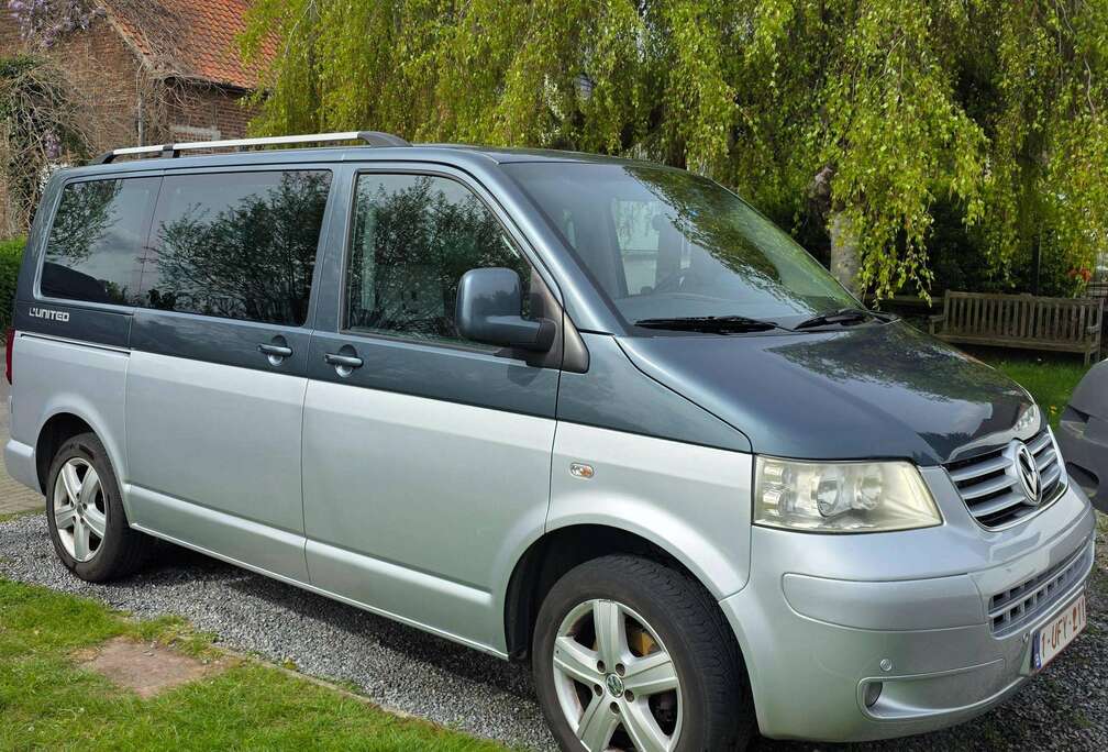 Volkswagen Multivan 2.5 TDi United