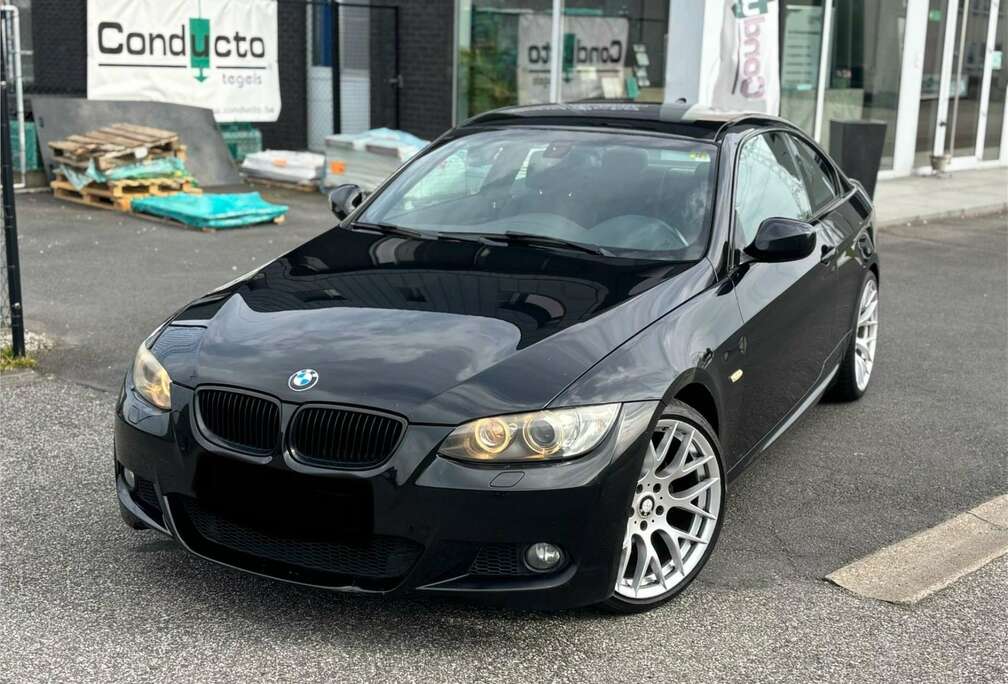 BMW Coupé 320iA M Pack