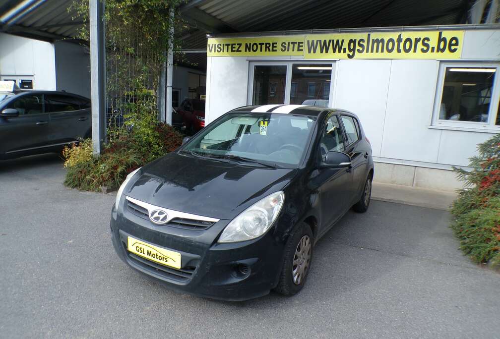 Hyundai 1.4CRDi 75cv noir 5 portes 07/12 Airco Radio CD