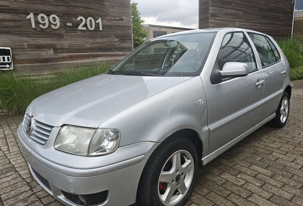 Volkswagen 1.4i/ prêt à immatriculée/ carnet
