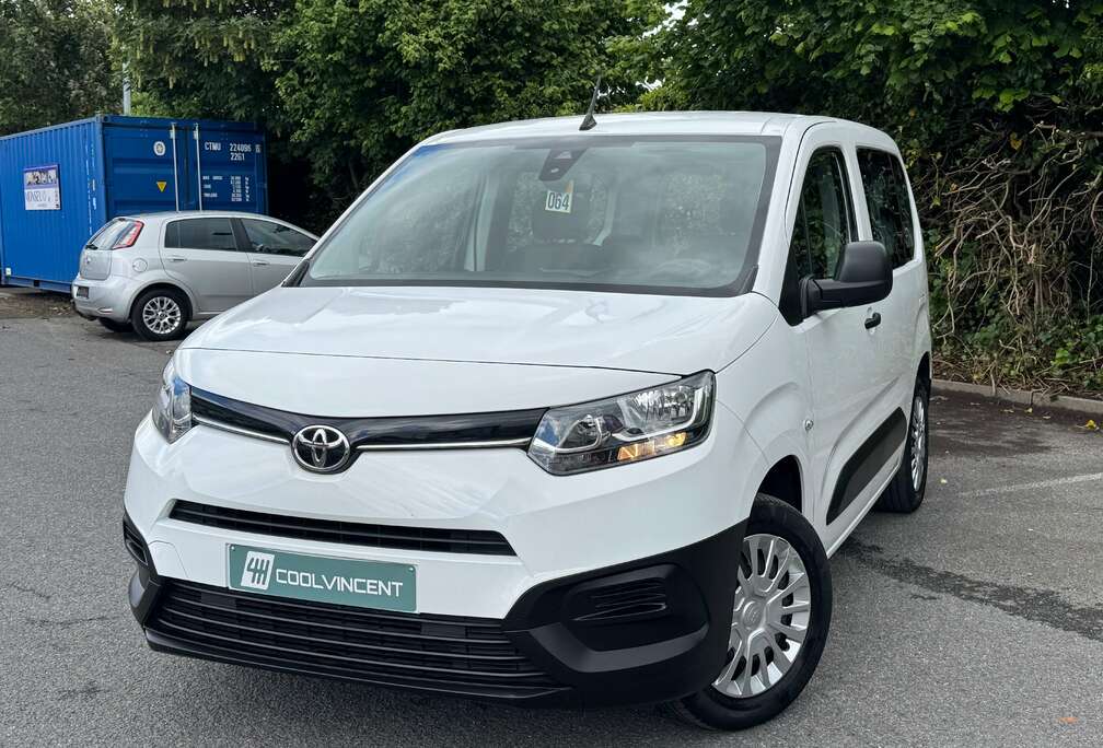 Toyota FULL CARNET // CRUISE CONTROL // 5 PLACES