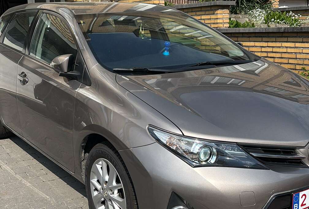 Toyota 1.6 Essence Prête a tre Immatriculé