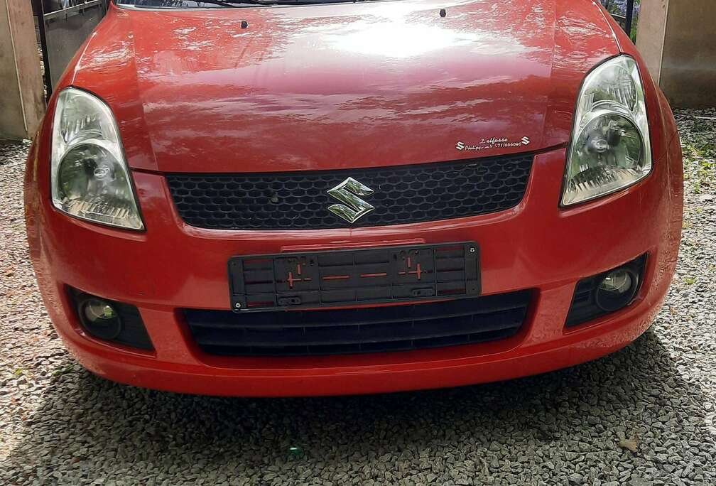 Suzuki Swift 1.3i GL Airco-prête à immatriculé