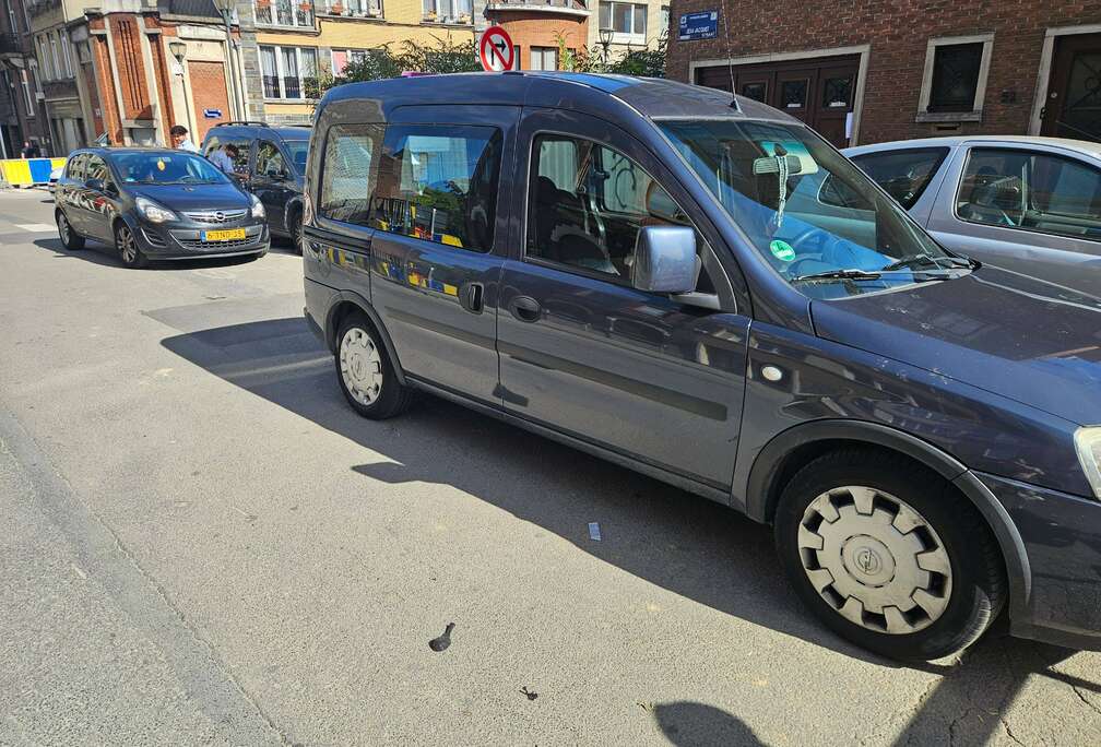 Opel Combo Tour 1.4i XEP Arizona (Hayon/Achterklep)