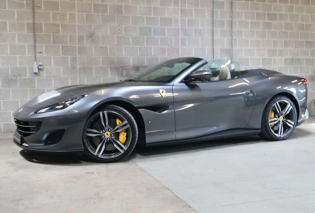 Ferrari Cabrio Sportuitlaat Passagiersdisplay surround