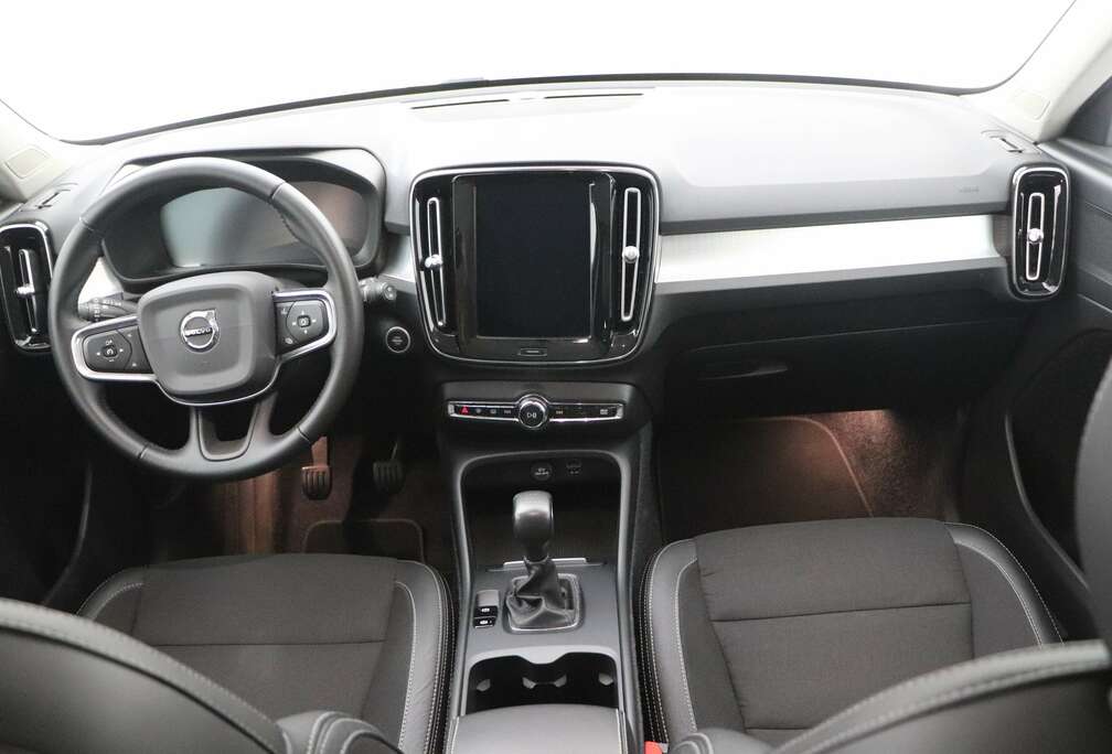 Volvo 2.0 D3 Momentum Pro LED GPS PDC Keyless Carplay