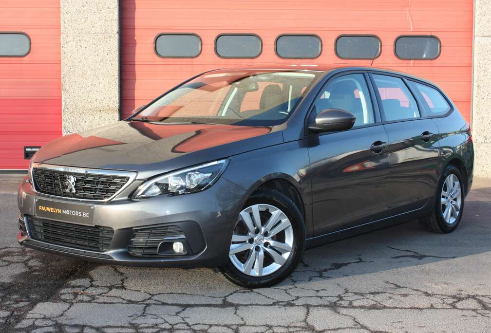 Peugeot 1.2 PURETECH // DAB // NAVI // CARPLAY