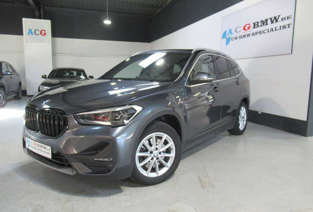 BMW Hybride plug in met een supermooie optielijst ! Panoramisch Dak, Camera, Sportzetels,