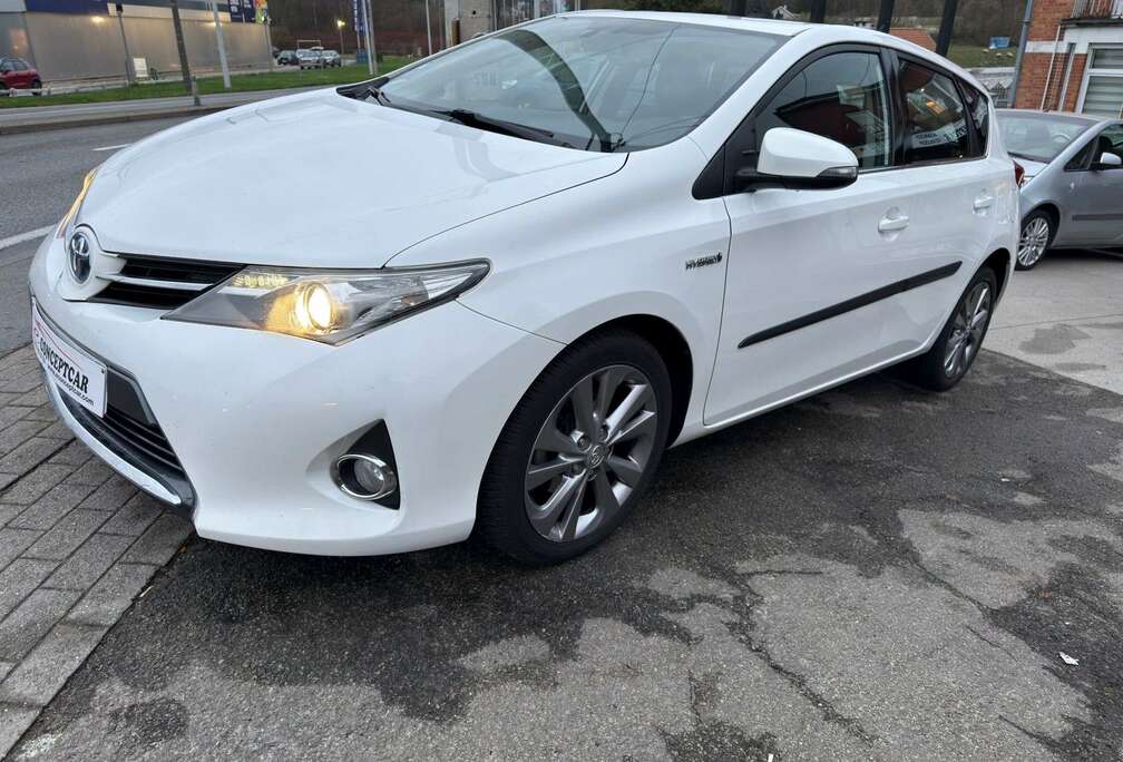Toyota Auris HEV 1.8i HSD Dynamic CVT