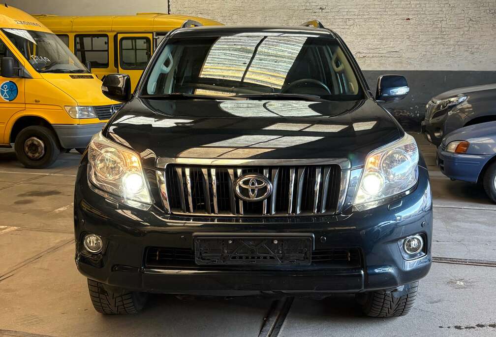 Toyota Landcruiser 3.0 D-4D Legend