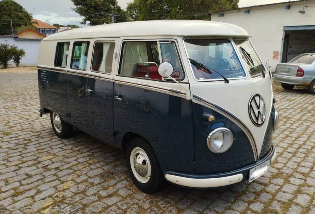 VW T1 split window bus 1961