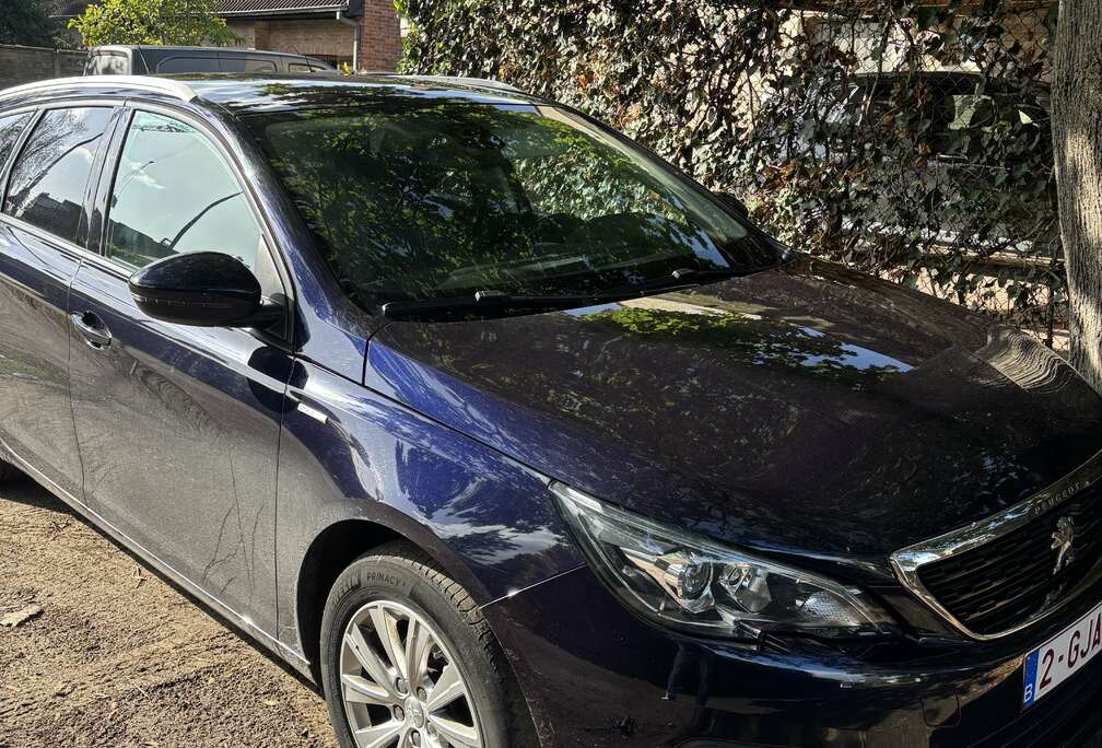Peugeot SW 1.2 PureTech Access (EU6.3)