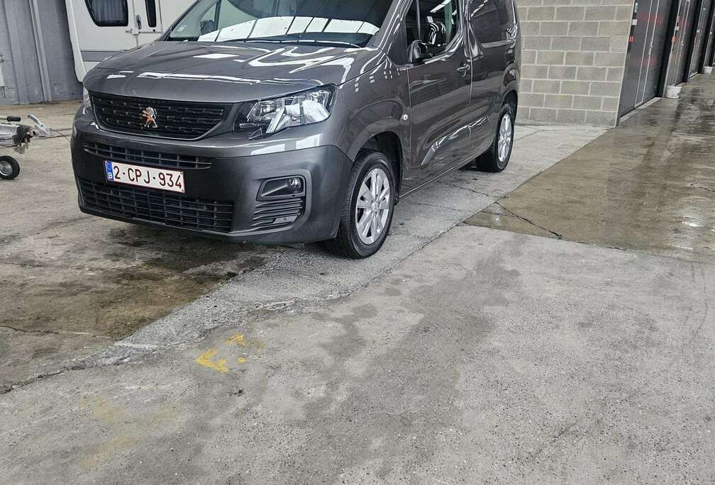 Peugeot 1.5 BlueHDi L1 STD Light Prem.S/S(EU6.2)