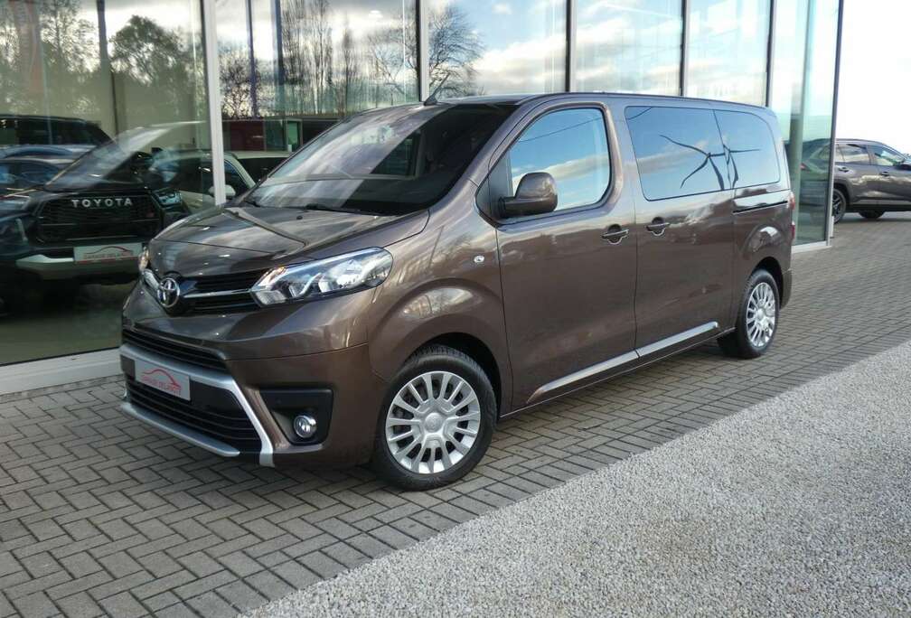 Toyota Verso 144pk Shuttle+Camera+GPS+Parkeersensoren 9PL