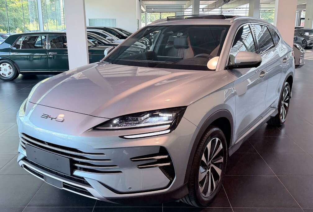 BYD DM-i Design AWD 324 pk Panorama, Head-Up Display, 360 Camera, Infinity Sound