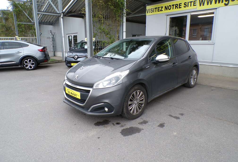 Peugeot 1.2i 82cv gris 02/18 89.231km Airco GPS Capteurs