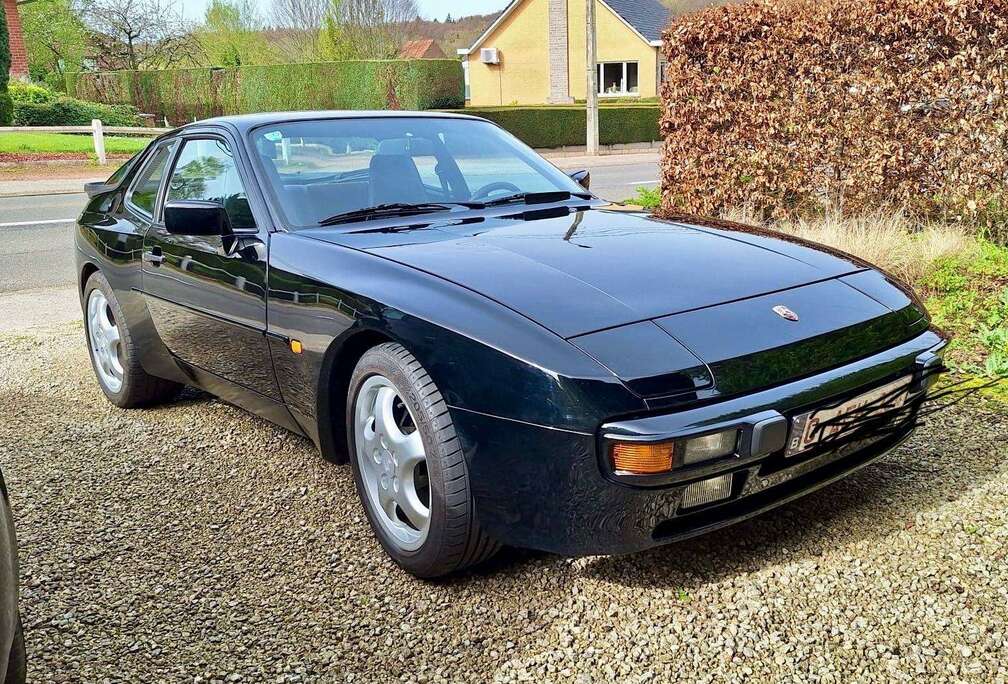 Porsche 944 II