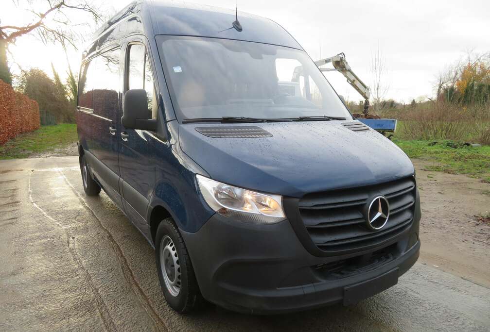 Mercedes-Benz 311CDi - FWD - A2H2