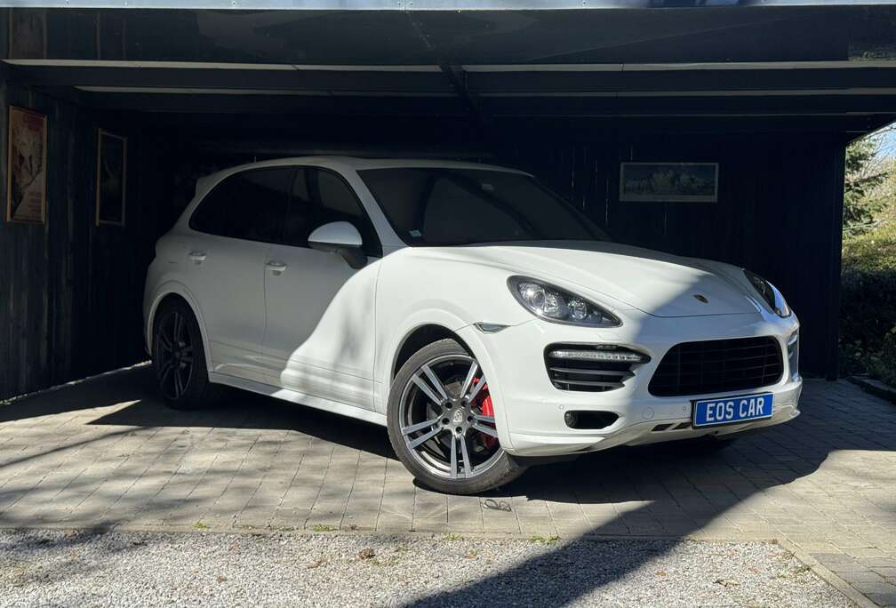 Porsche 4.8i V8 GTS Tiptronic S