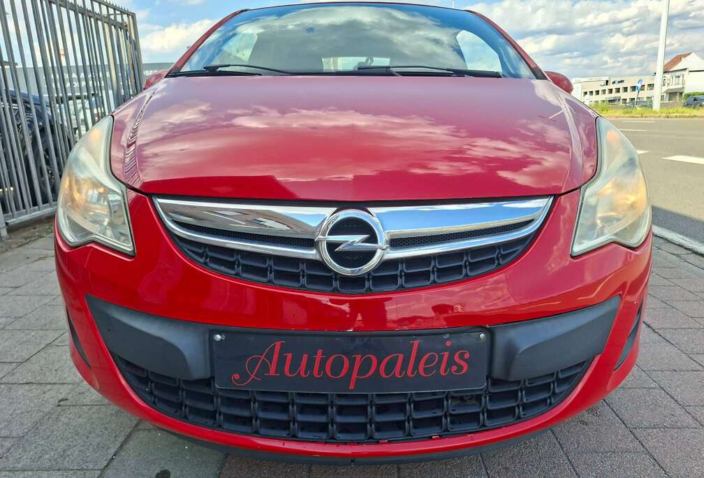 Opel Corsa 1.0i Essentia  63 000km!