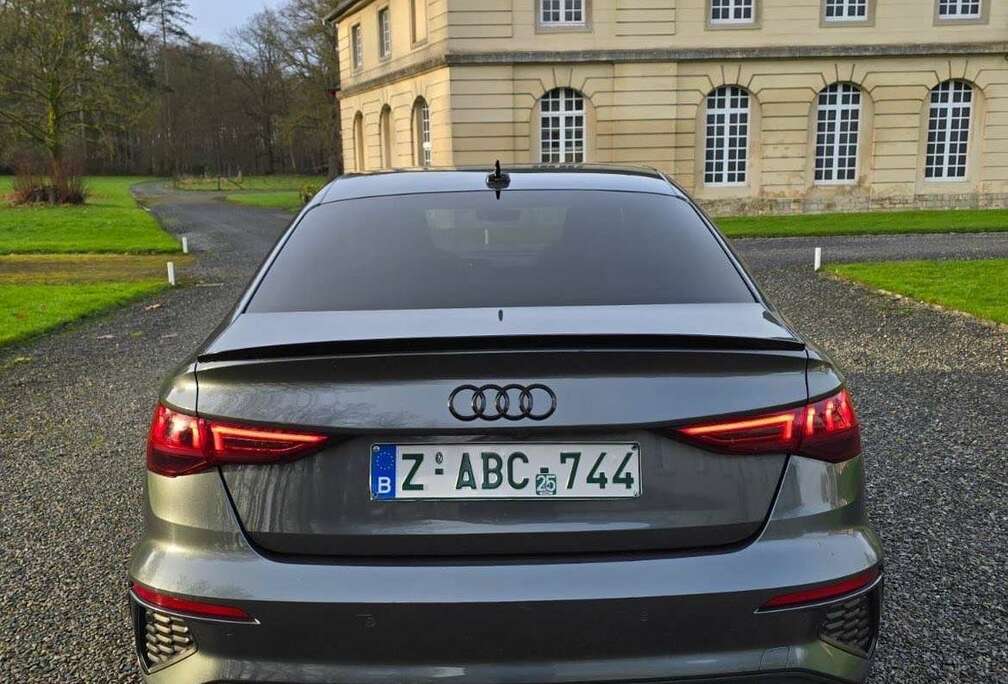 Audi Sportback 35 TDi S line tronic