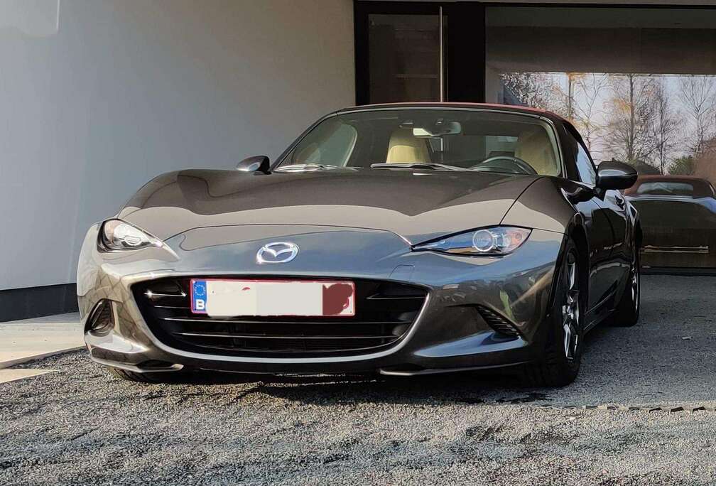 Mazda MX-5 SKYACTIV-G 131 SAKURA