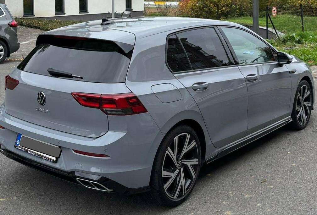 Volkswagen Golf 1.5 eTSI R-Line DSG7