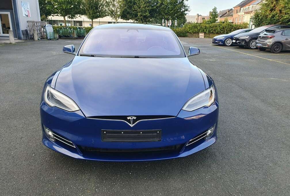 Tesla 100 D