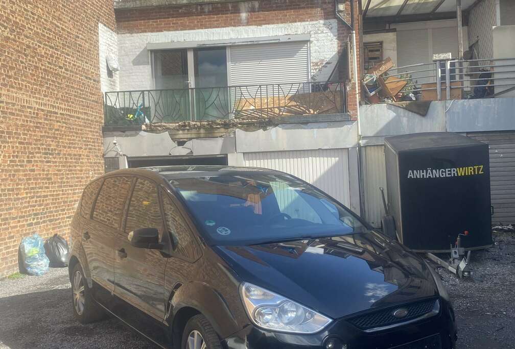 Ford Vend Ford S-Max 2.0 TDCI 140CH démarre et roule