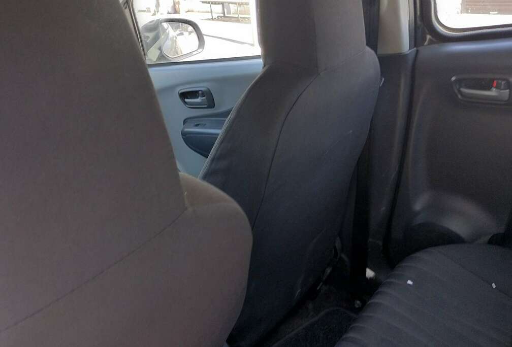 Nissan 1.0i