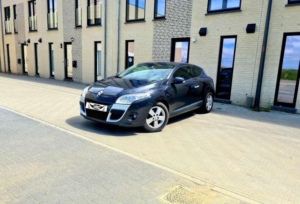 Renault Mégane Coupé 1.6i prêt à immatriculée