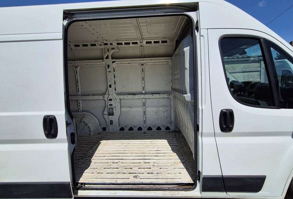 Peugeot HDi 330 L2H2 Pro